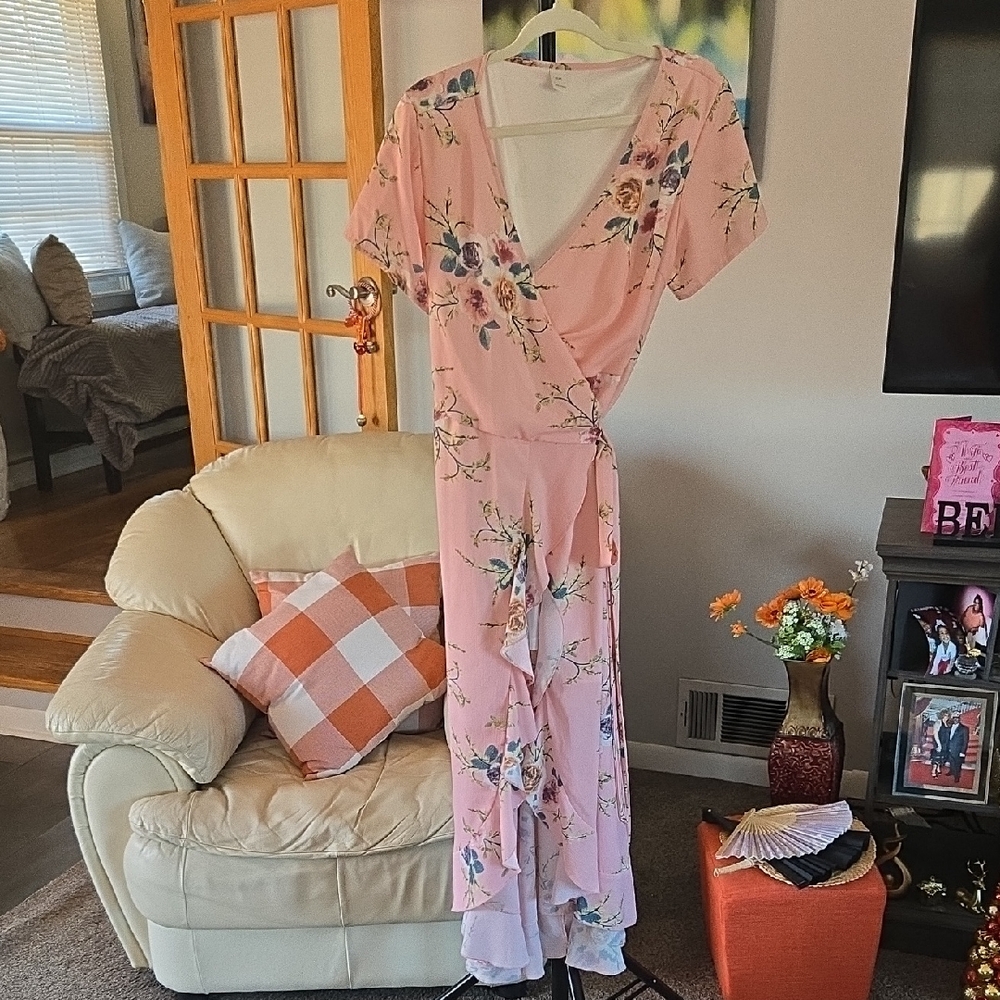 Floral Pink Wrap Dress 💕 SIZE 0XL